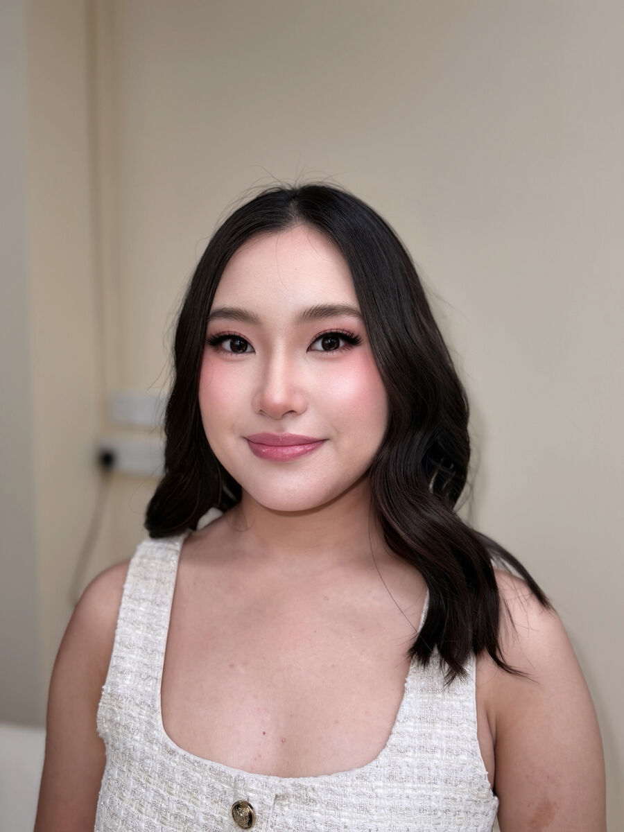 Regular makeup look