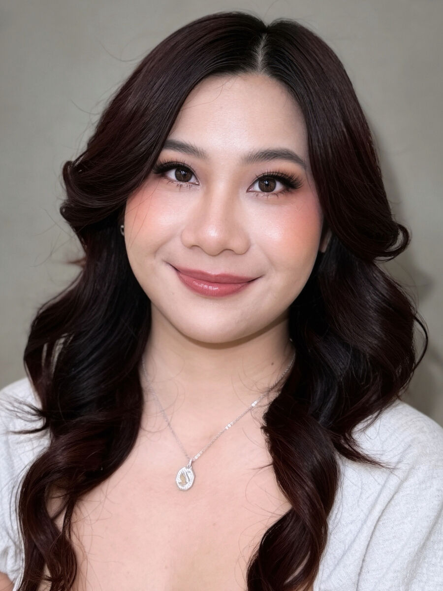 Regular makeup look